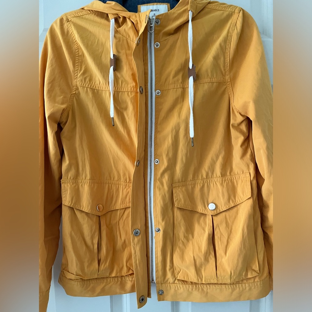 Forever 21 yellow hooded jacket coat size small front pockets, zipper & button